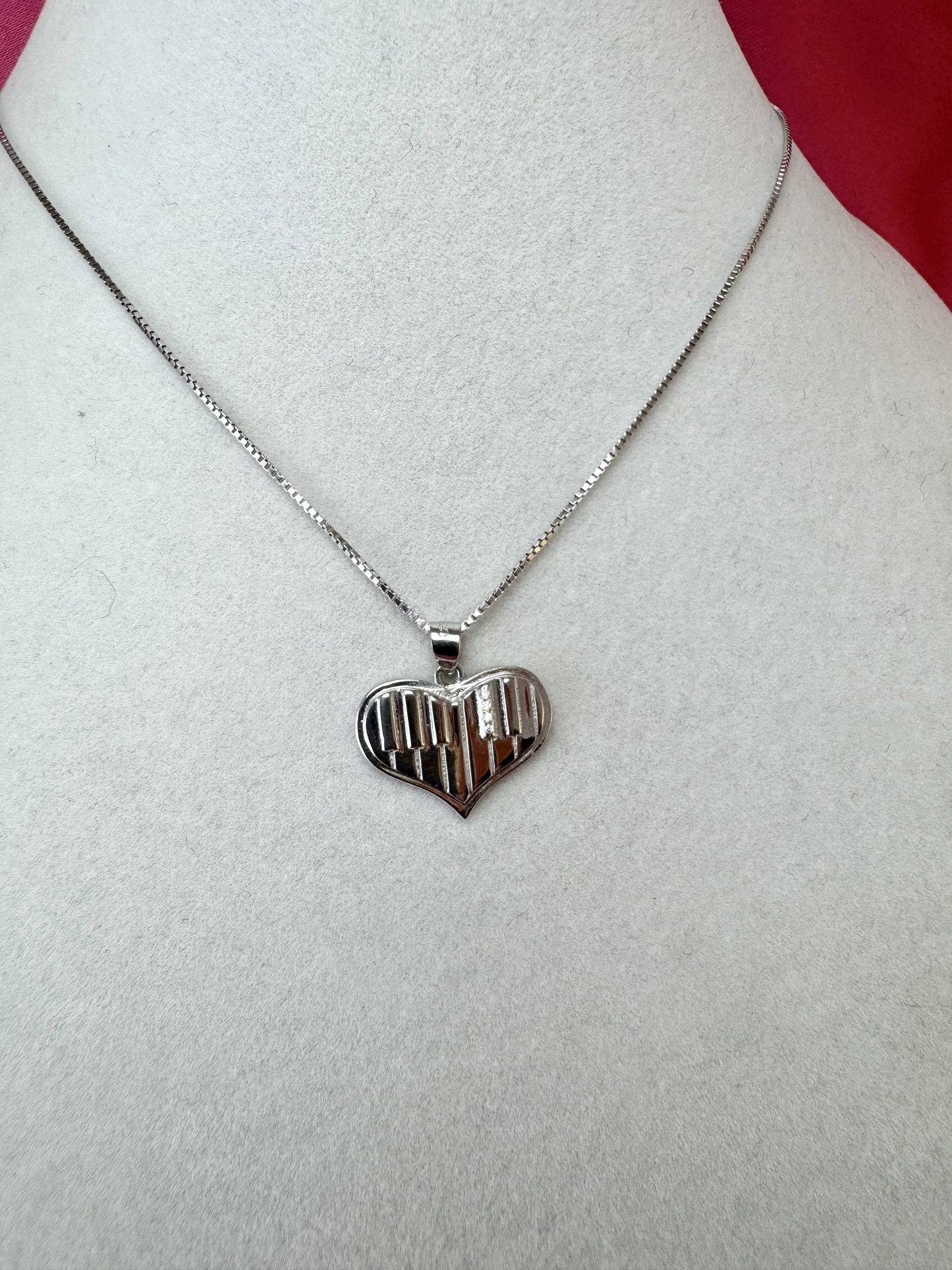 Collana con cuore pianoforte