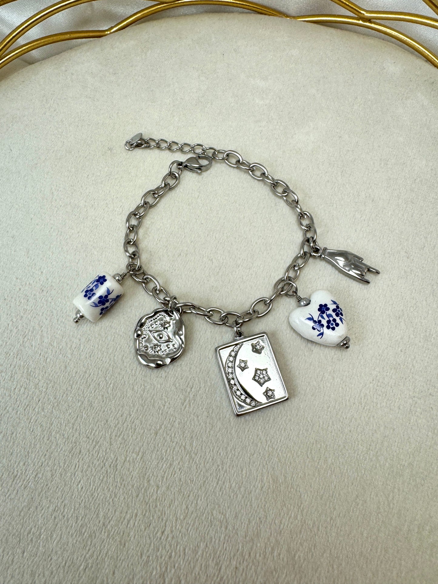 Bracciale fiori blu e scongiuro