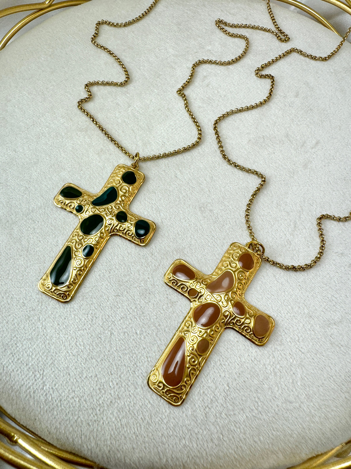 Collana lunga con croce smaltata