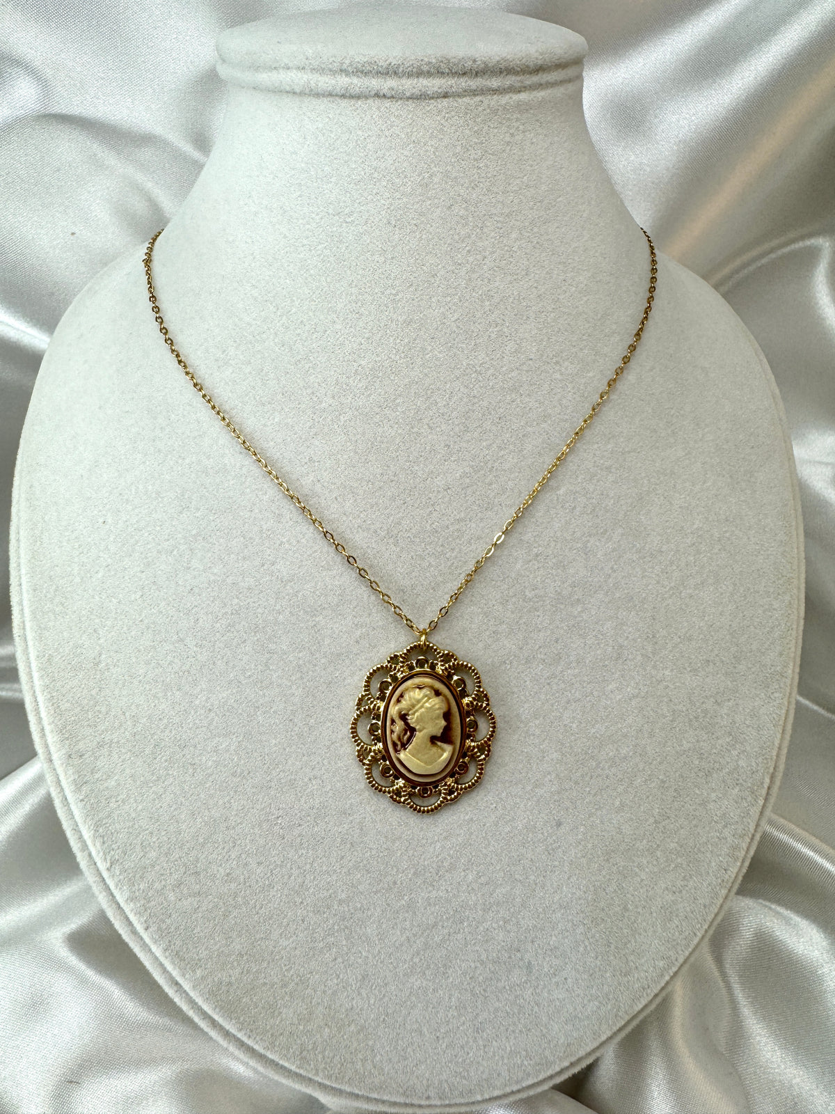Collana con cammeo