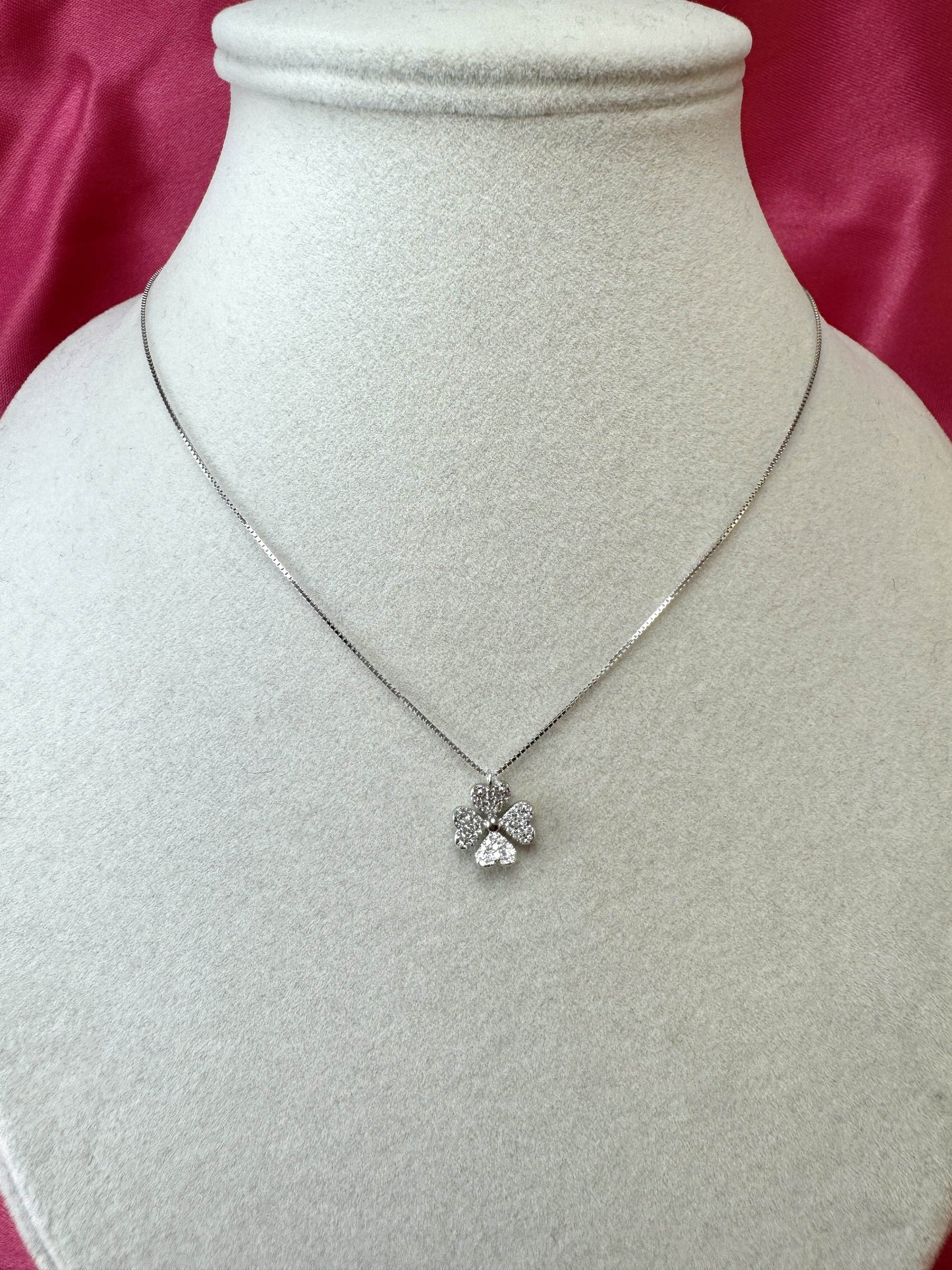 Collana con quadrifoglio piccolo