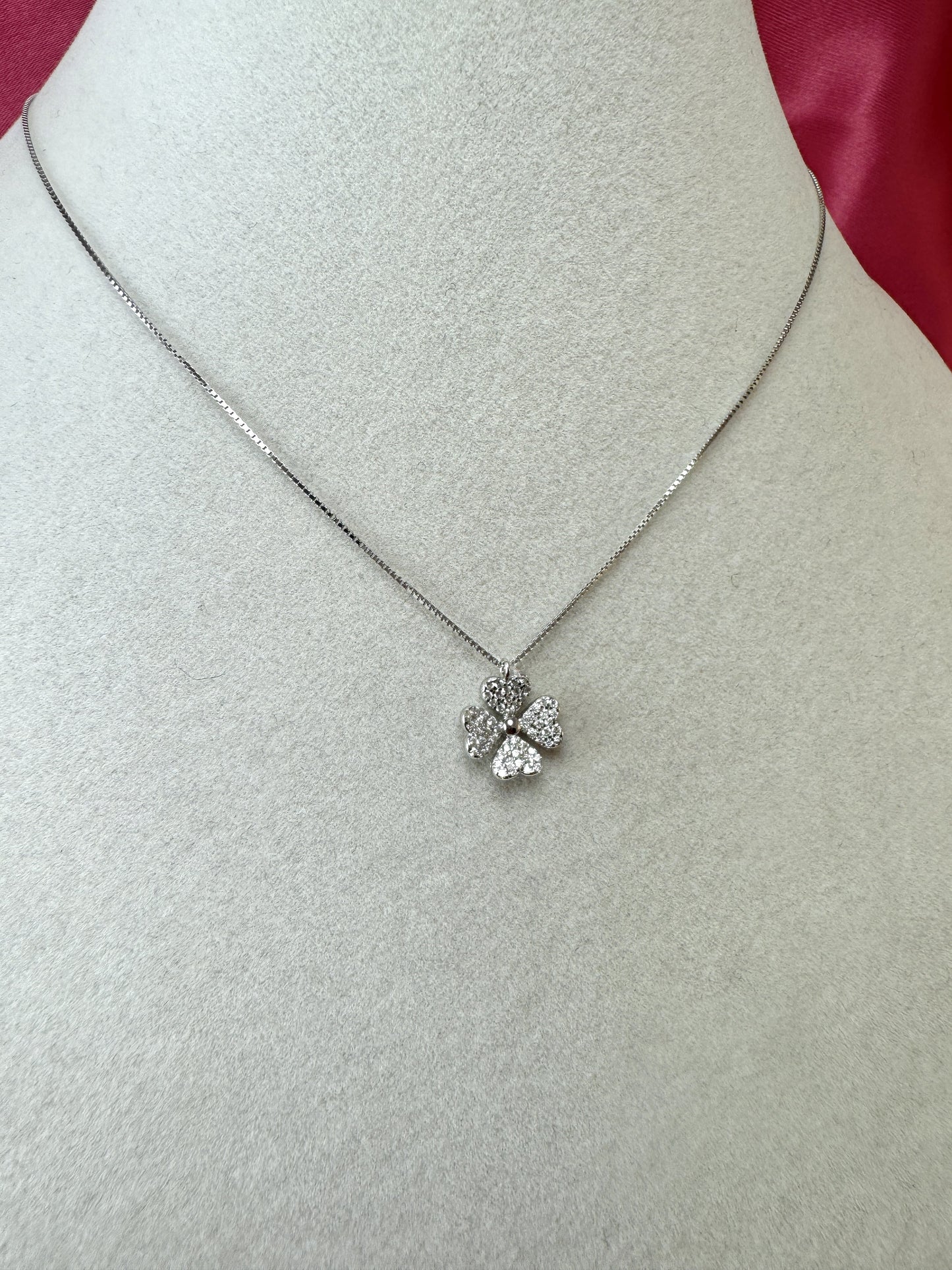 Collana con quadrifoglio piccolo