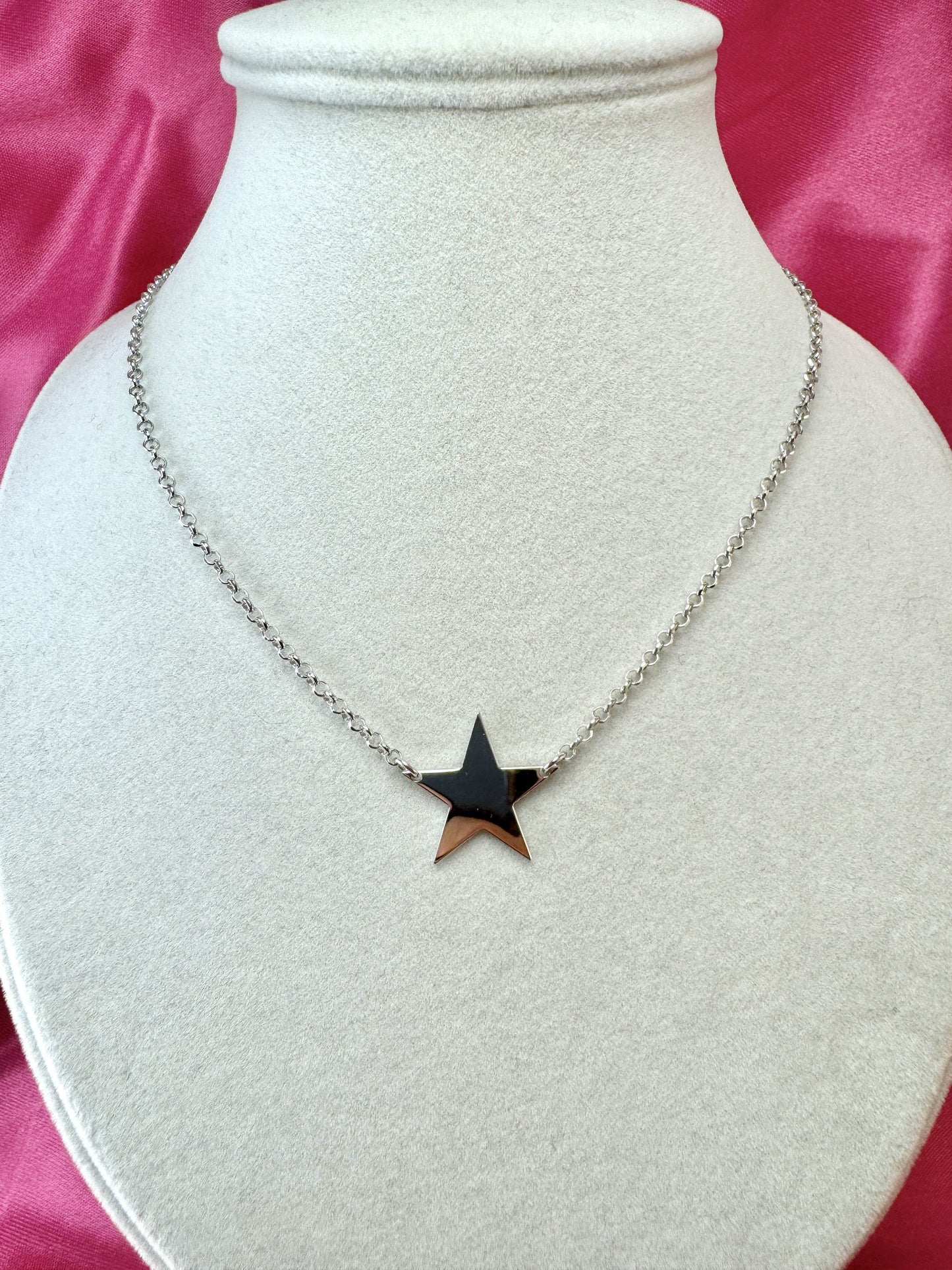 Collana con stella liscia