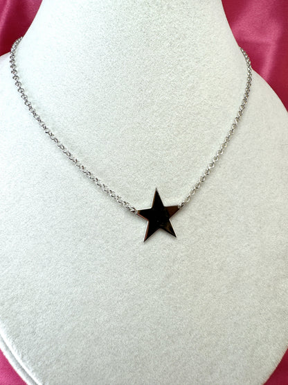 Collana con stella liscia