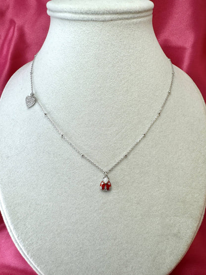 Collana con coccinella e cuore laterale