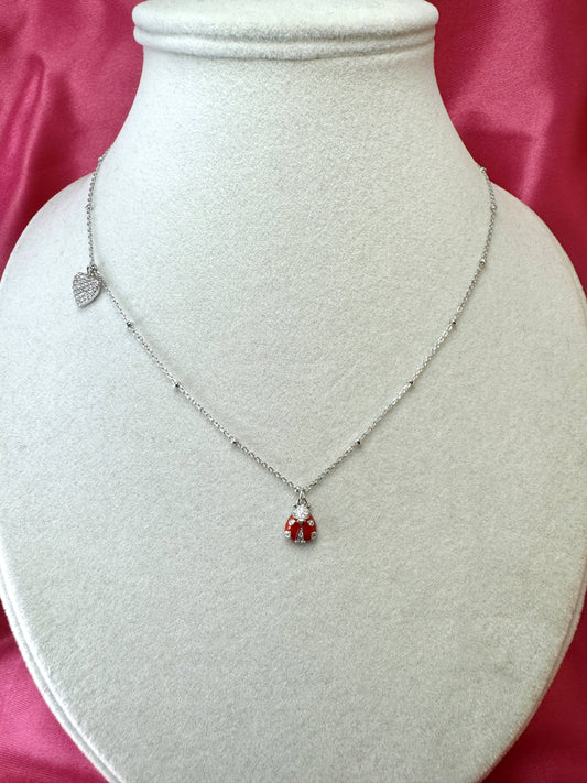 Collana con coccinella e cuore laterale