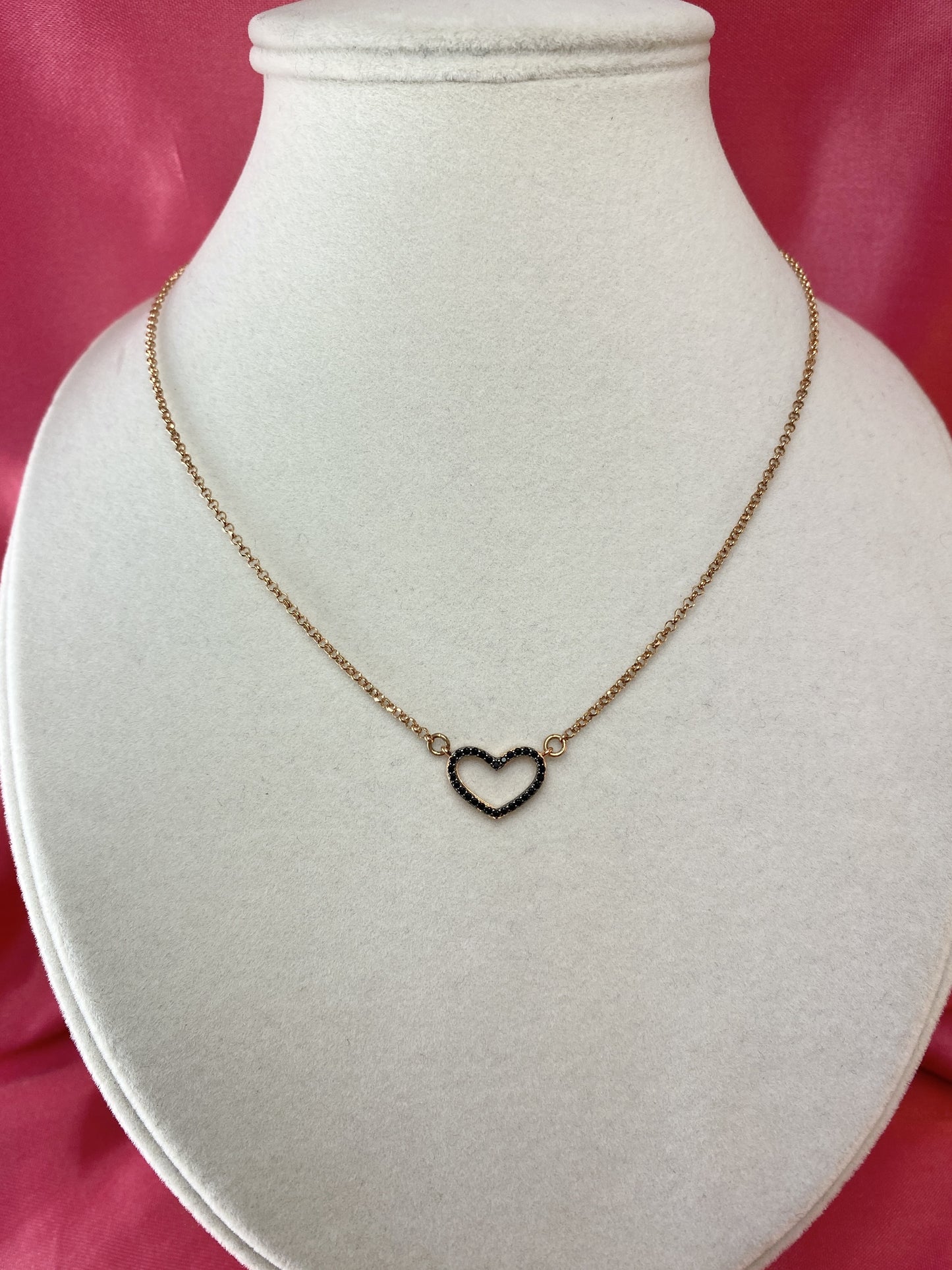 Collana rosata con cuore di zirconi neri