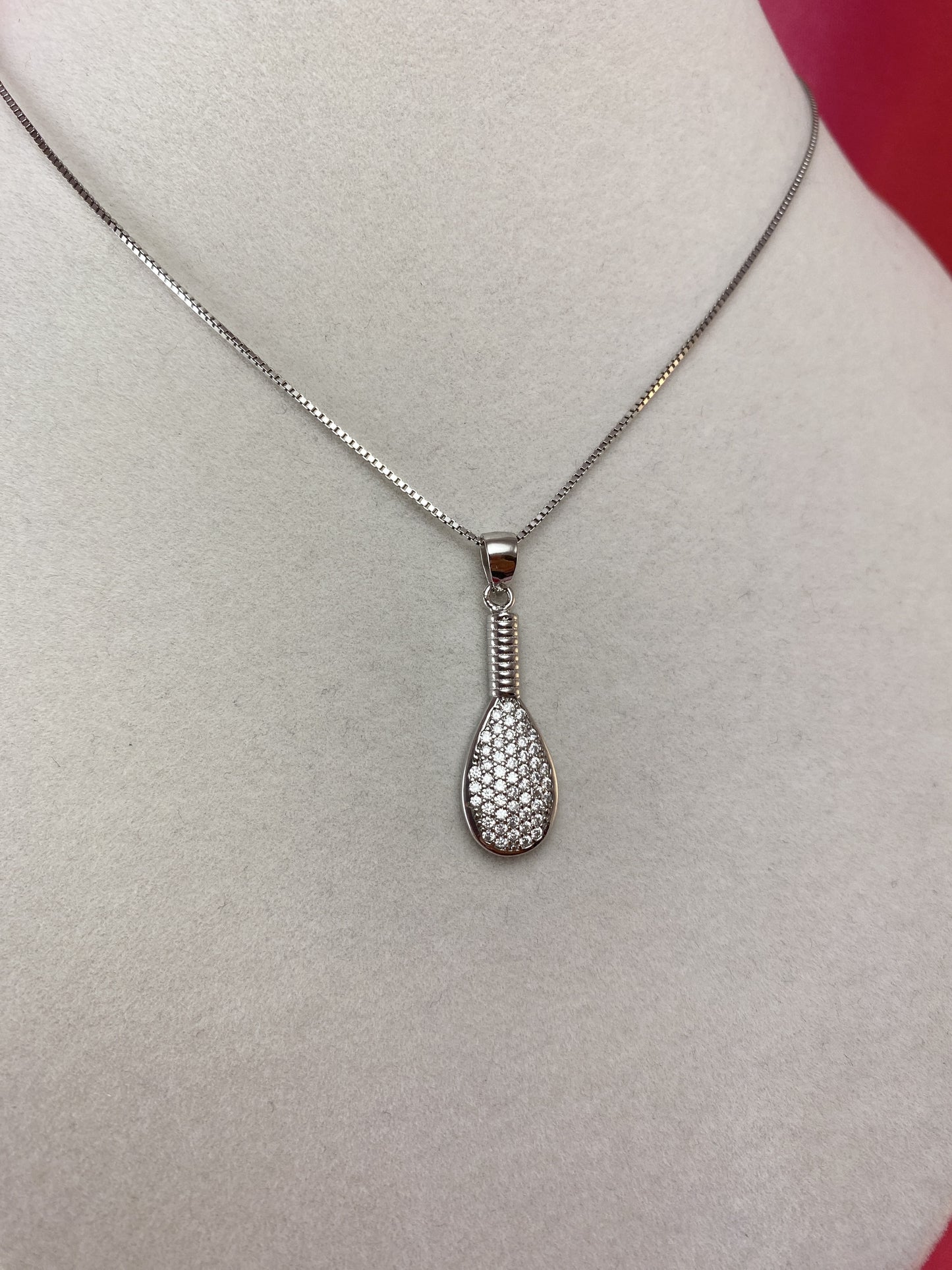 Collana con racchetta