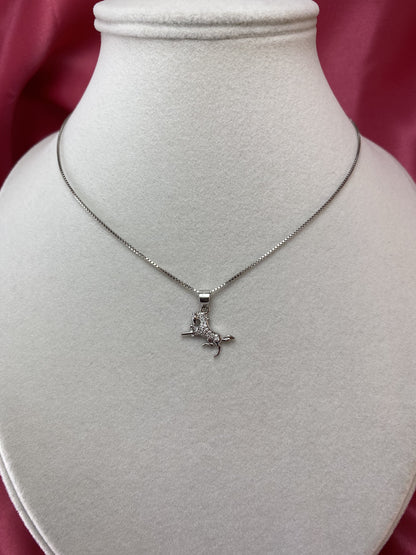 Collana con cavallo in corsa