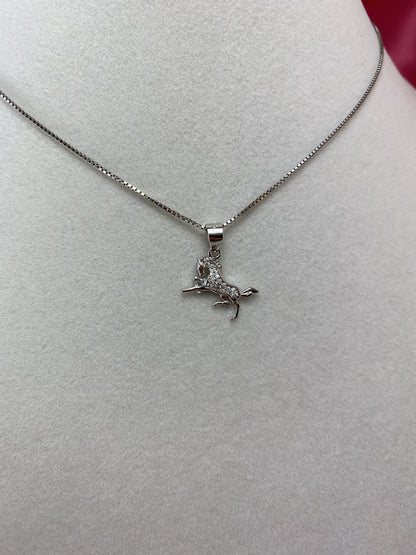 Collana con cavallo in corsa
