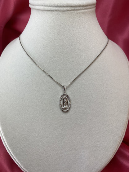 Collana con medaglietta