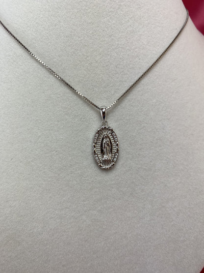 Collana con medaglietta