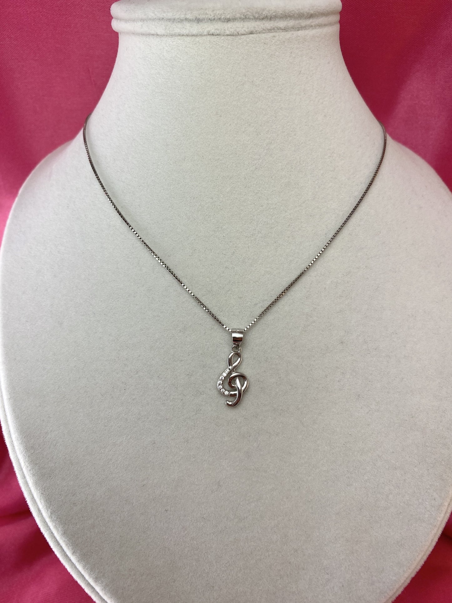 Collana con chiave di violino