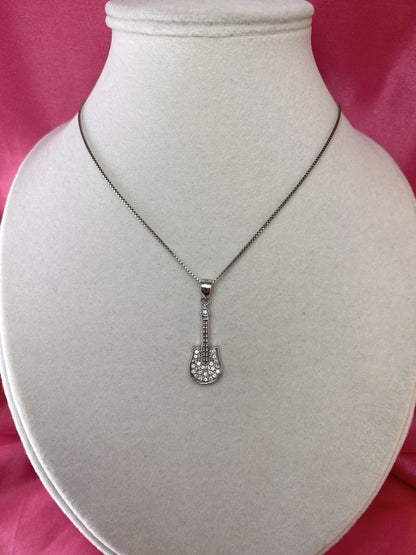 Collana con chitarra