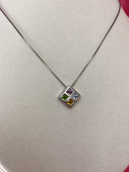 Collana con rombo colorato