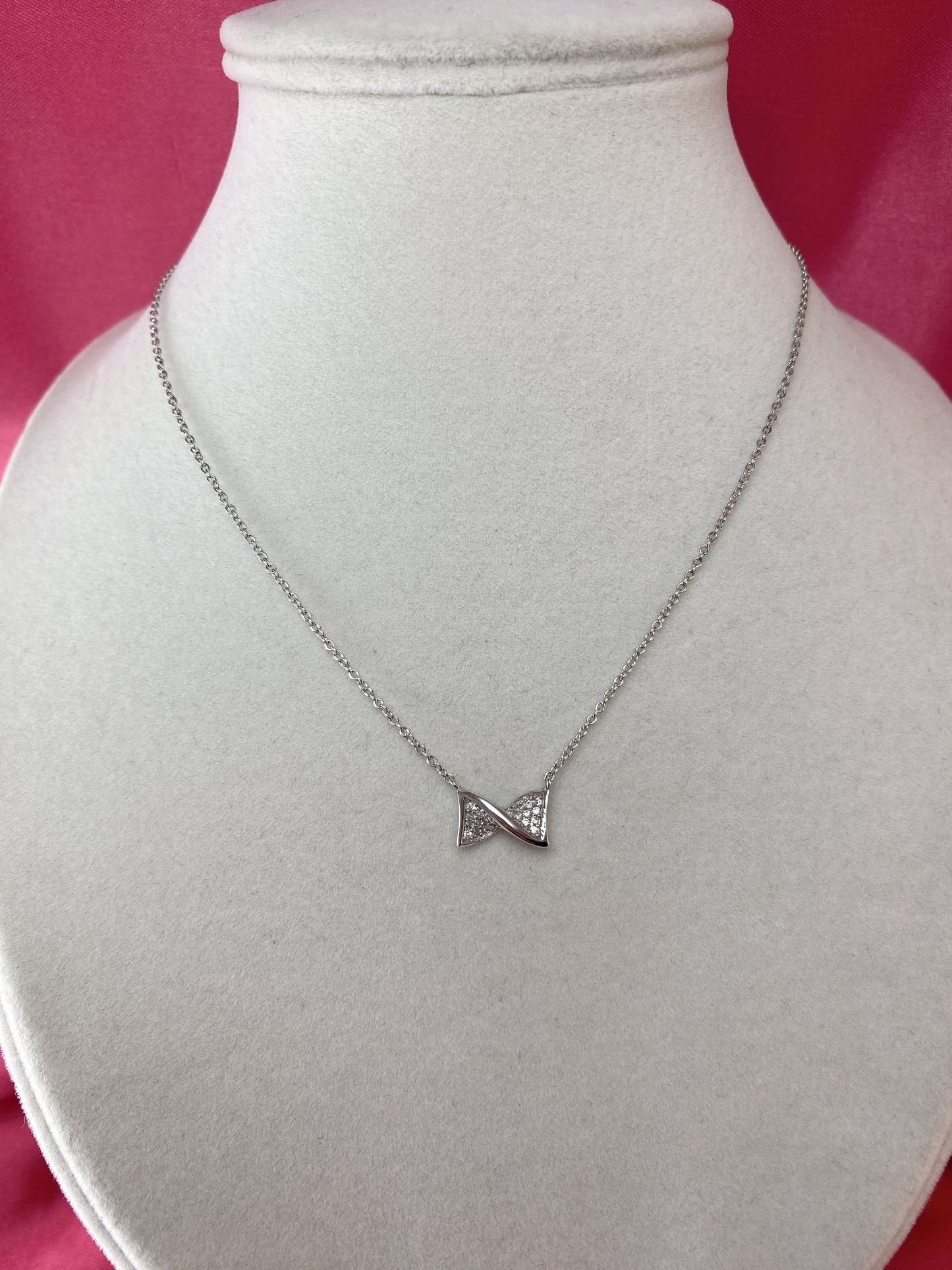 Collana fiocco