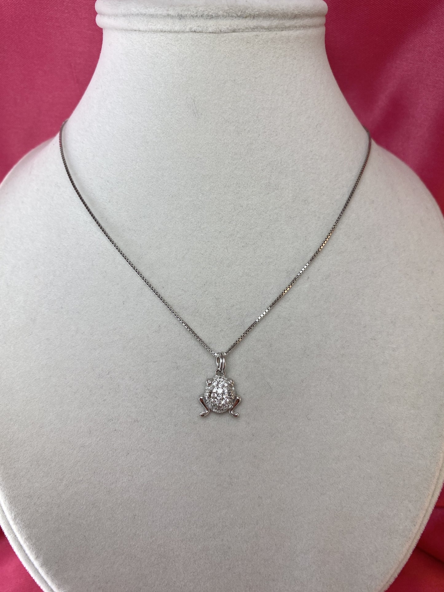Collana con rana