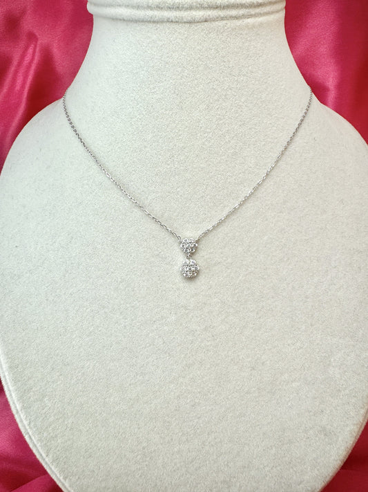 Collana con due micro fiori