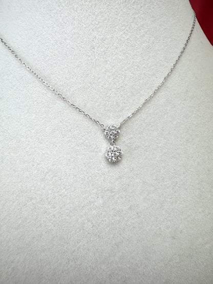 Collana con due micro fiori