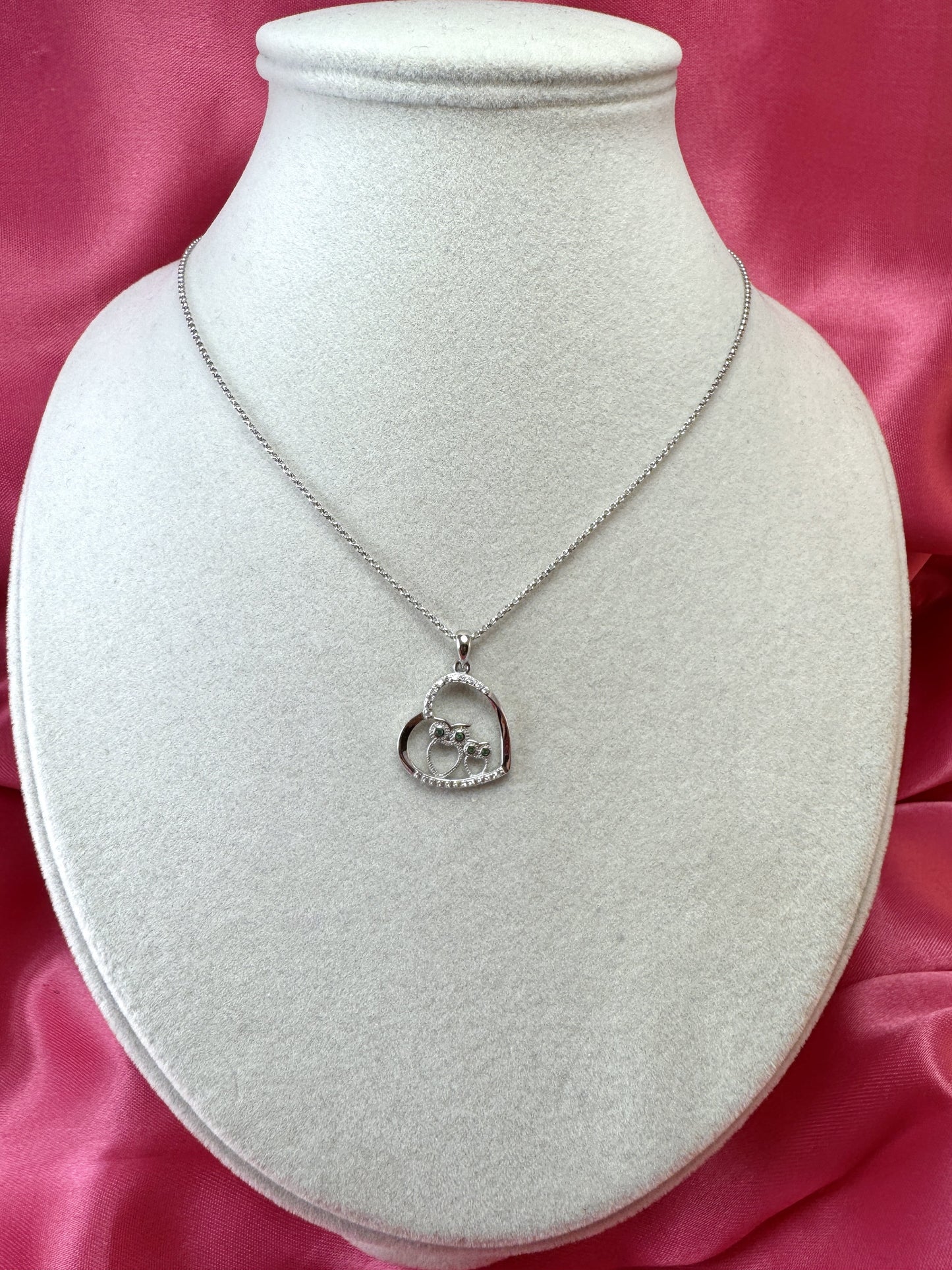 Collana con cuore e gufetti centrali