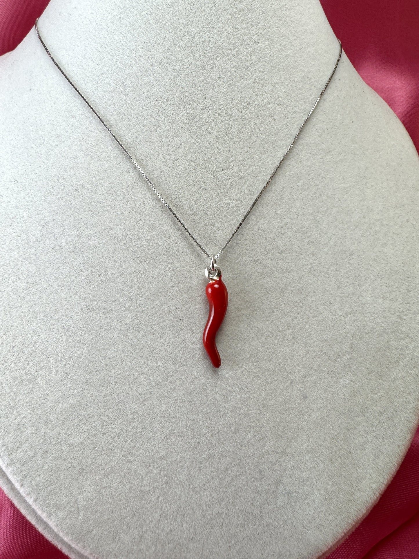 Collana con cornino rosso