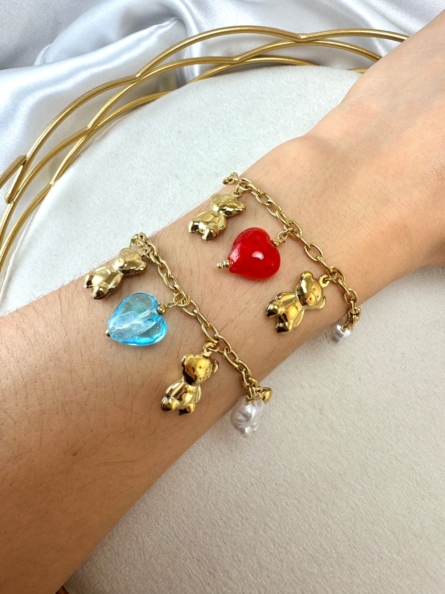 Bracciale con due teddy e cuore colorato