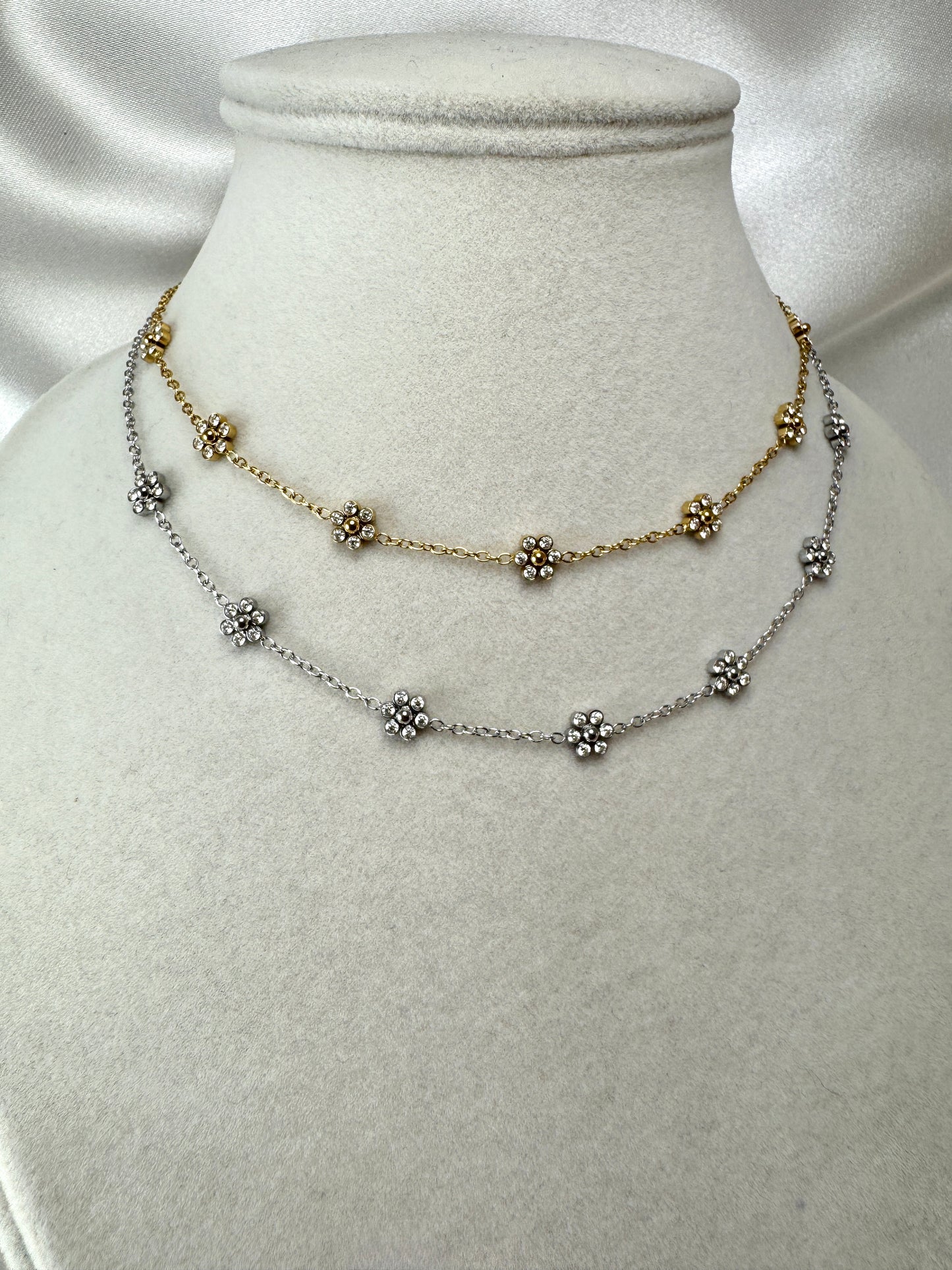 Collana micro fiori