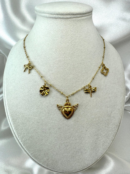 Collana sottile con cinque ciondoli