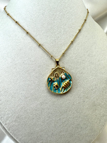 Collana con conchiglia azzurra