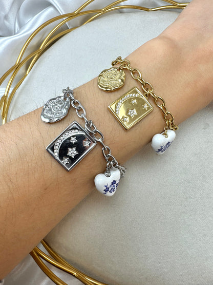 Bracciale fiori blu e scongiuro