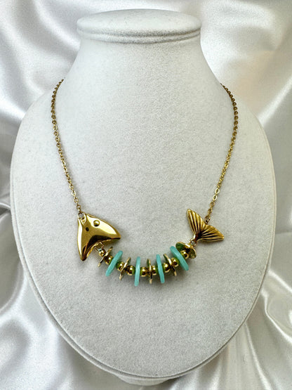 Collana con lisca di pesce colorata
