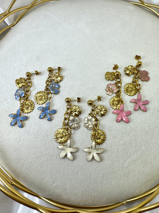 Orecchini pendenti con fiori