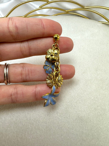 Orecchini pendenti con fiori