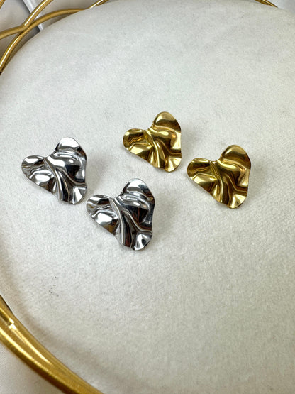 Orecchini con cuore martellato