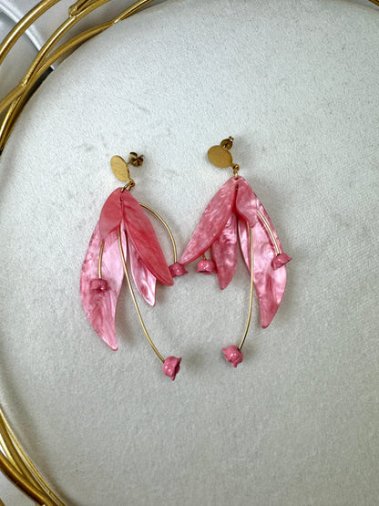 Orecchini con fiore rovesciato rosa