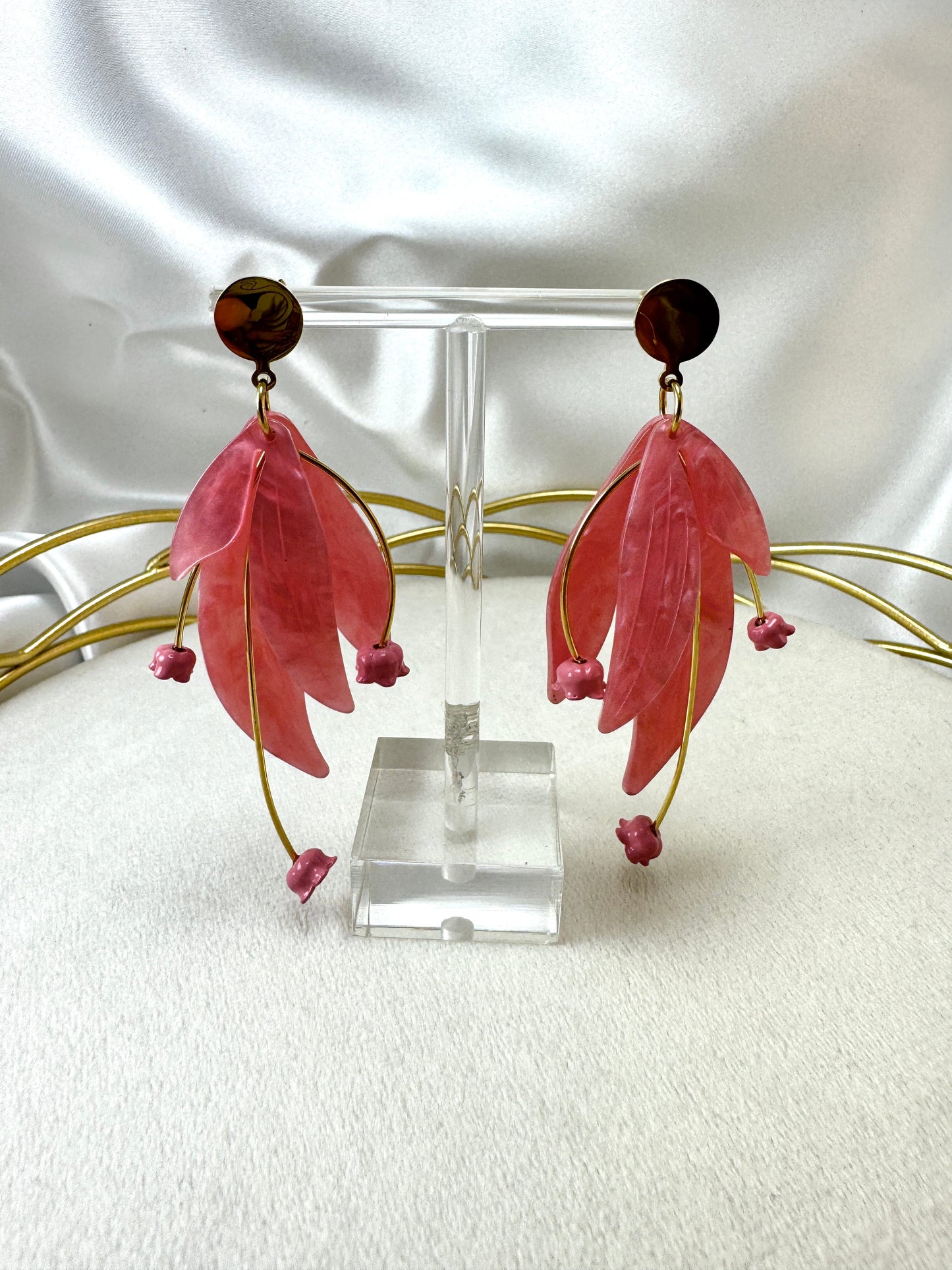 Orecchini con fiore rovesciato rosa