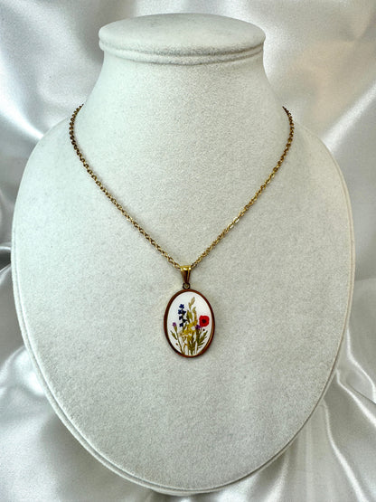 Collana cabochon con mazzo di fiori