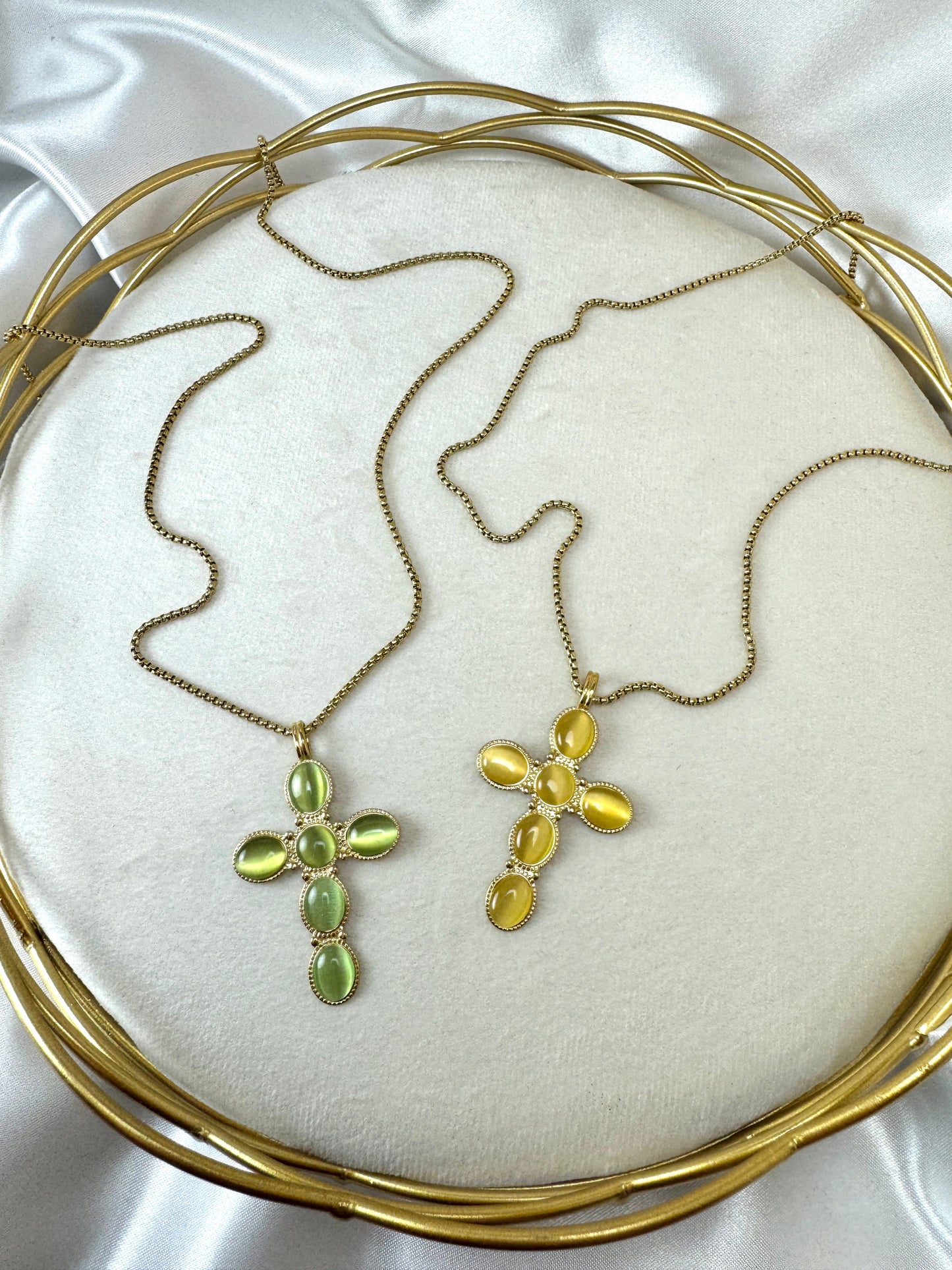 Collana lunga con croce colorata
