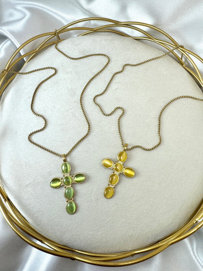 Collana lunga con croce colorata
