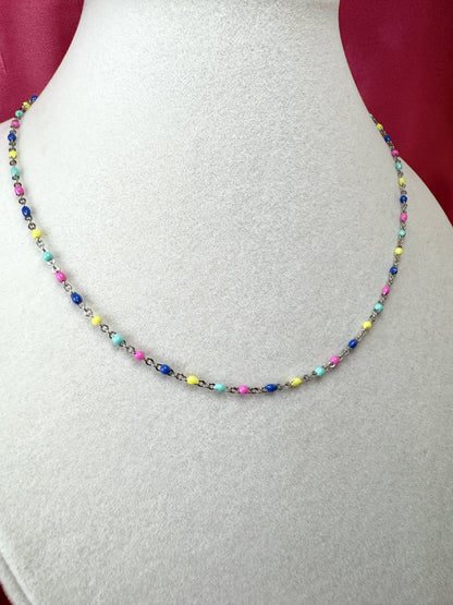 Collana con palline di smalto colorato