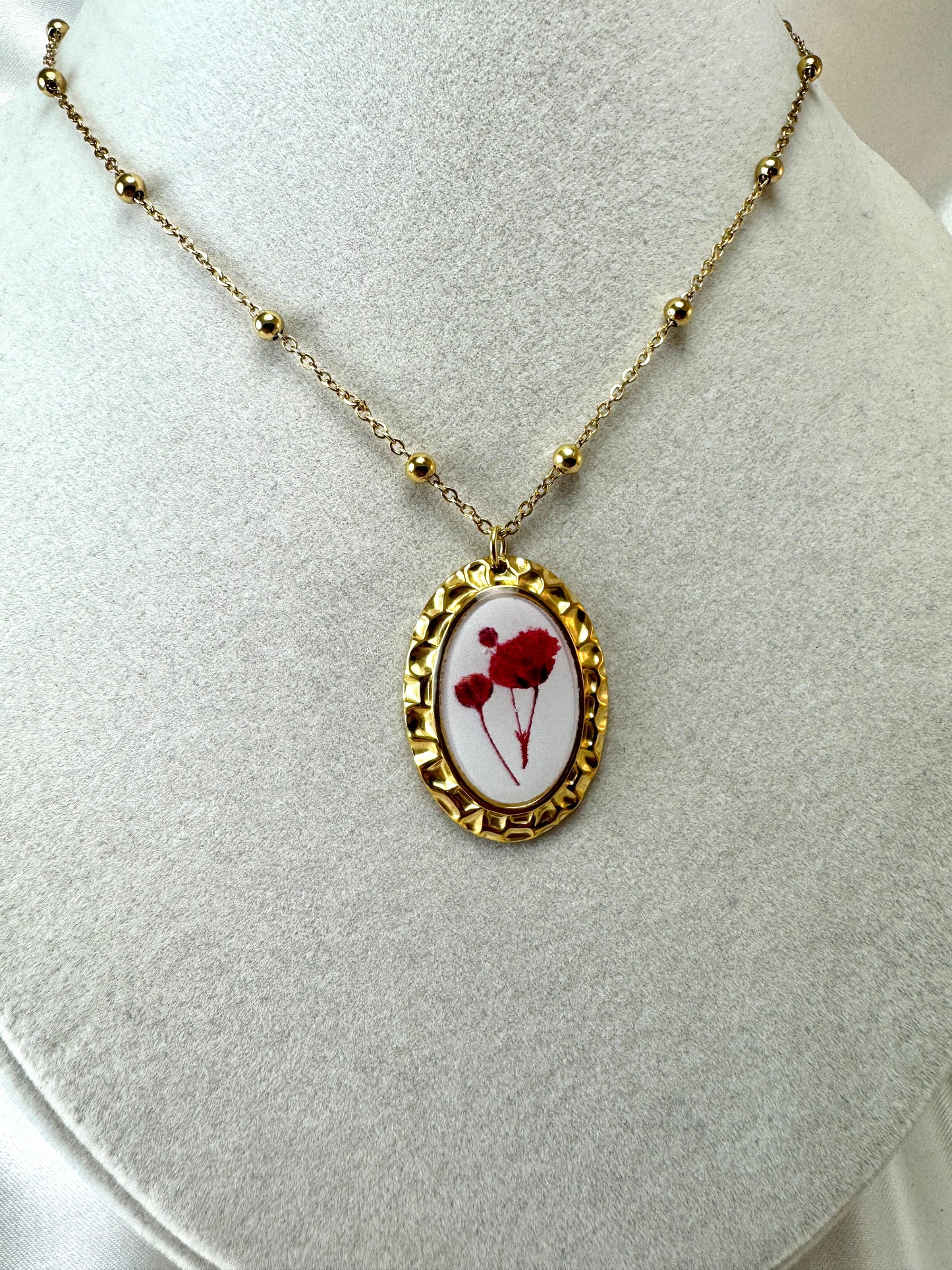 Collana cabochon ovale con contorno martellato