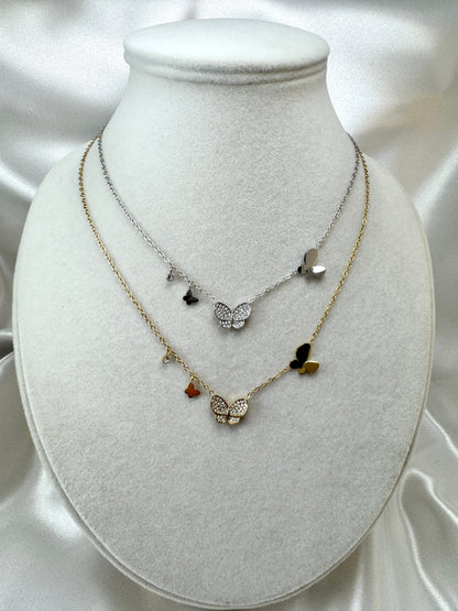 Collana sottile con farfalle