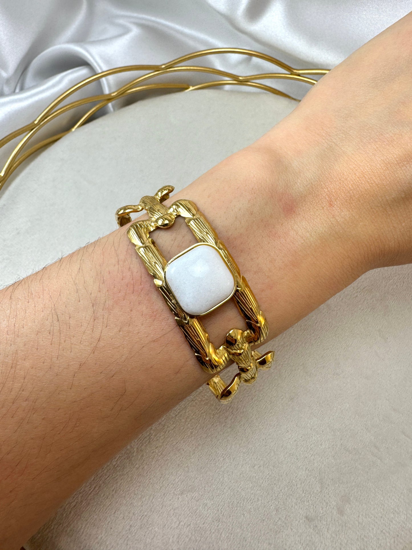Bracciale rigido bambu con quadrato bianco