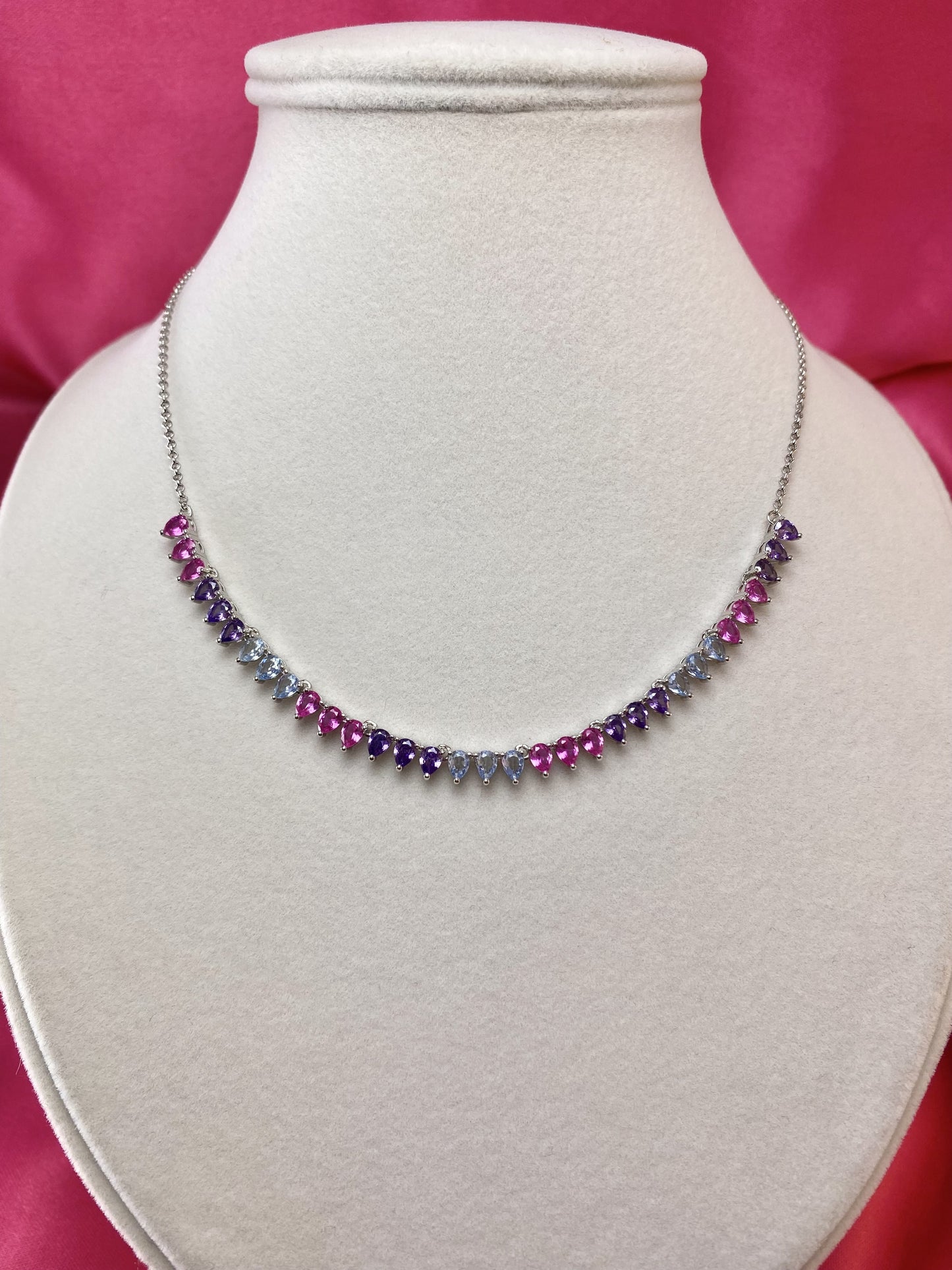 Collana gioiello con zirconi fucsia, viola e azzurri