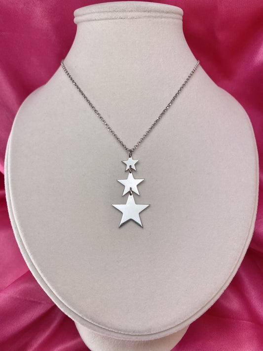 Collana con tre stelle lisce pendenti