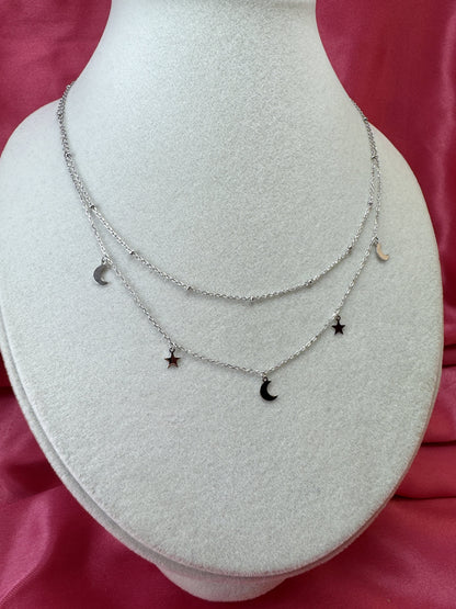 Collana doppio filo con lune e stelle lisce