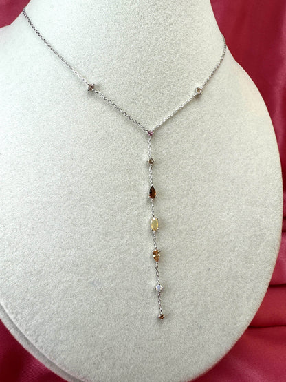 Collana con pendente di zirconi colorati