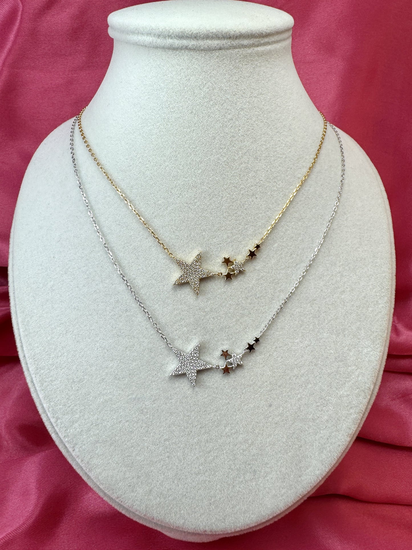 Collana con stessa di zirconi e stelline lisce