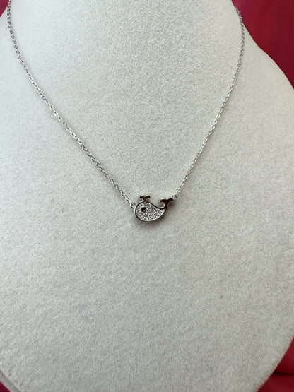 Collana con balena