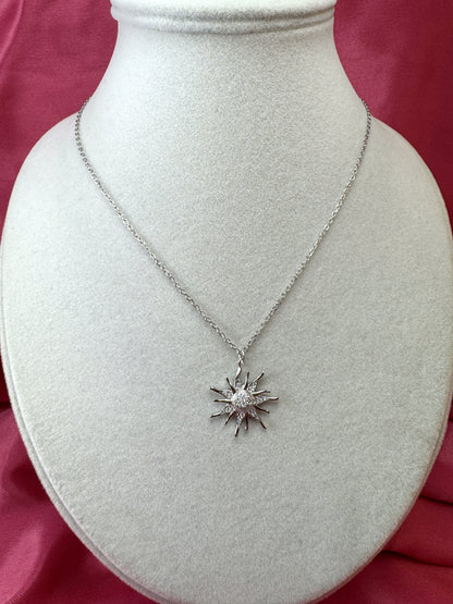 Collana con sole di zirconi